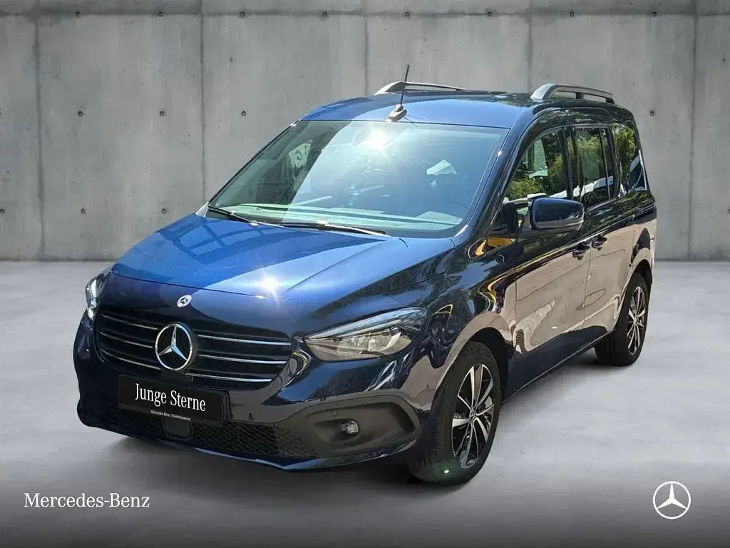 Gebraucht Mercedes T180 Progressive 131 PS (96 kW) 2024 Blau Van / Kleinbus