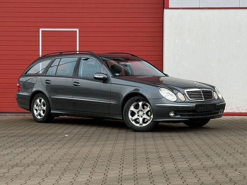 Grün Gebraucht 2005 Mercedes E350 Kombi | 3.490 € (Guter Preis) - Bild 1/4
