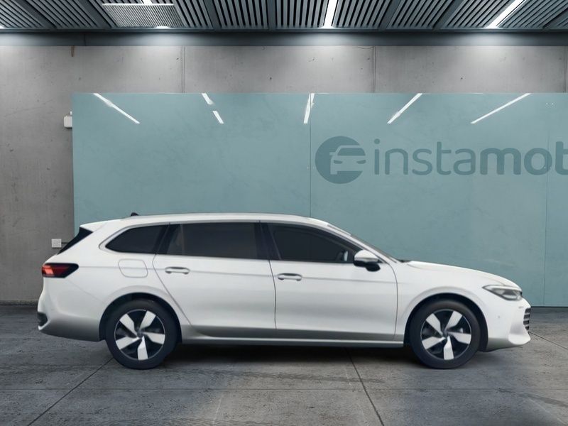 Weiß Gebraucht 2025 VW Passat Business Kombi | 41.990 € (Superpreis) - Bild 1/4