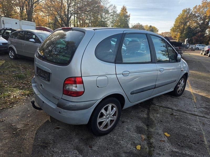 Gebraucht Renault Scénic II Privilege 139 PS (102 kW) 2003 Silber Van / Kleinbus