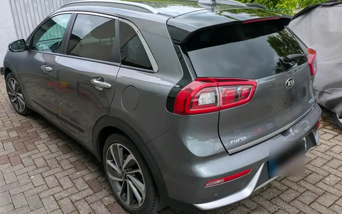Gebraucht Kia Niro Spirit 141 PS (103 kW) 2019 Grau SUV