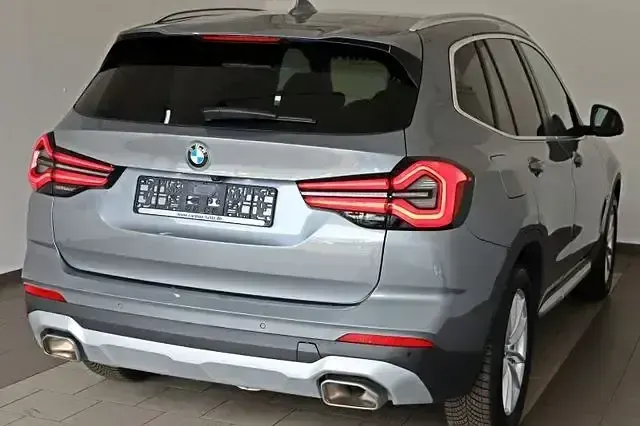 Gebraucht BMW X3 Sport Line 190 PS (139 kW) 2023 Grau SUV