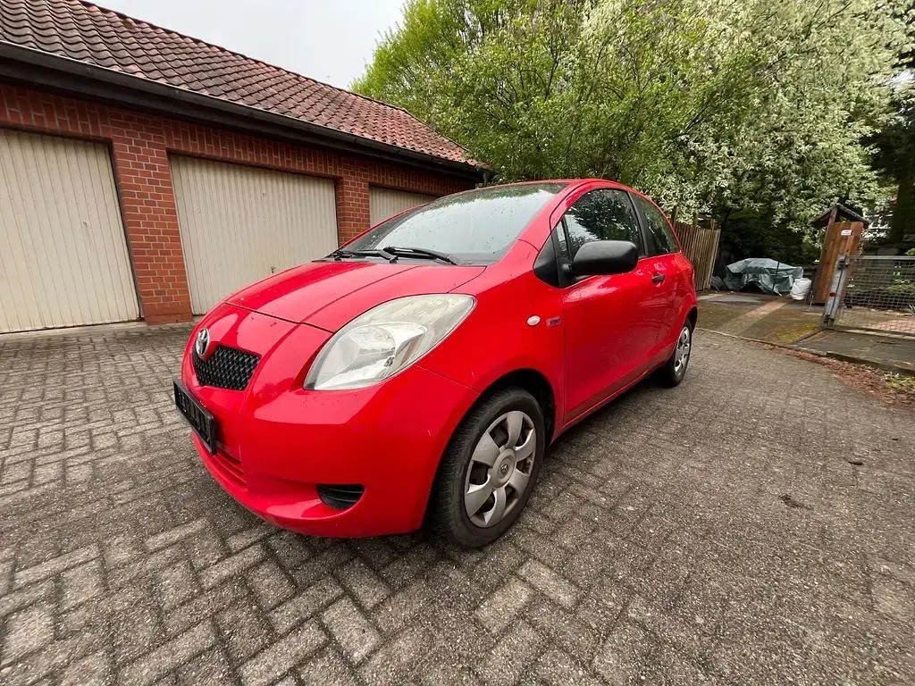 Gebraucht Toyota Yaris 69 PS (50 kW) 2008 Rot Kleinwagen