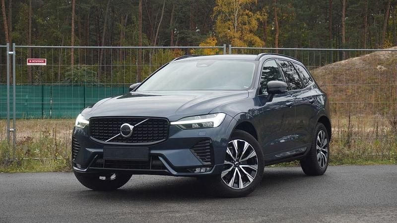 Blau Gebraucht 2022 Volvo XC60 Plus SUV | 33.900 € (Superpreis) - Bild 1/4