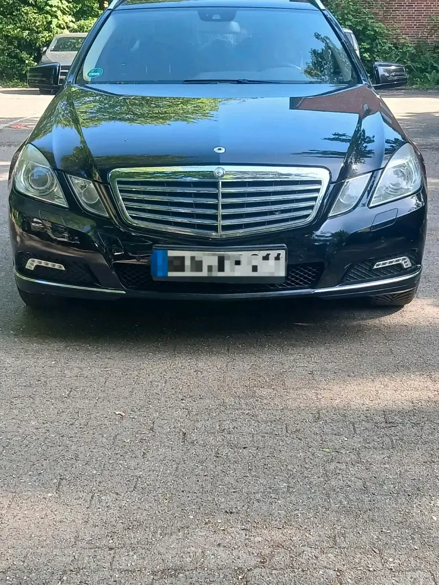 Gebraucht Mercedes E250 204 PS (150 kW) 2010 Schwarz Kombi