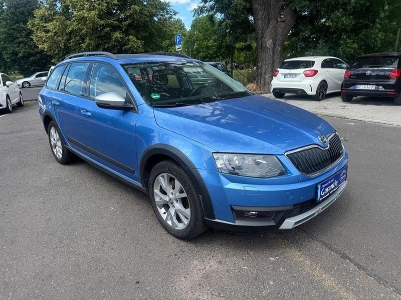 Blau Gebraucht 2014 Skoda Octavia Scout 4x4 Kombi | 11.990 € (Guter Preis) - Bild 1/4