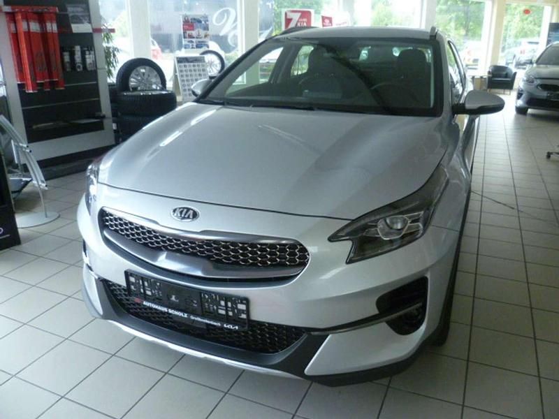 Gebraucht Kia XCeed 136 PS (100 kW) 2020 Sparklingsilber SUV