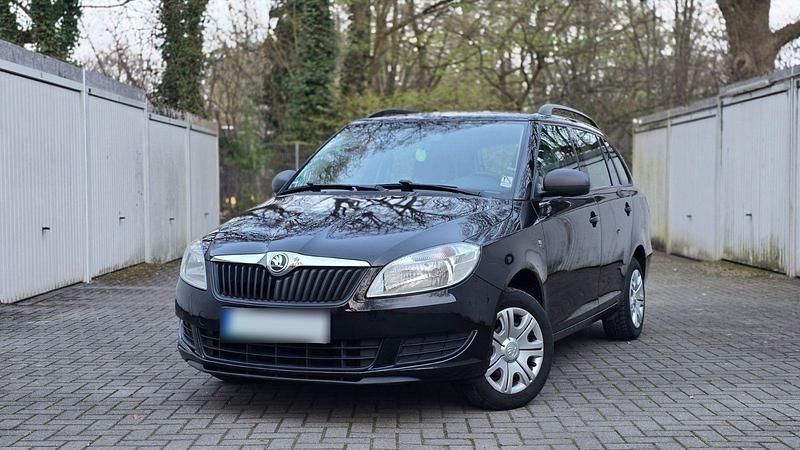 Gebraucht Skoda Fabia Ambition 69 PS (50 kW) 2014 Schwarz Kleinwagen