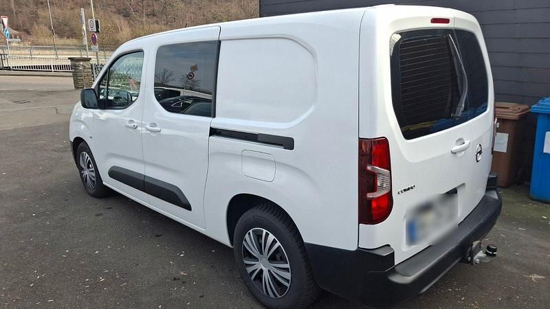 Gebraucht Opel Combo 131 PS (96 kW) 2021 Weiß Van / Kleinbus