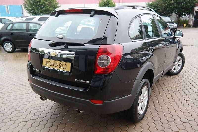 Gebraucht Chevrolet Captiva LS 150 PS (110 kW) 2010 Schwarz SUV