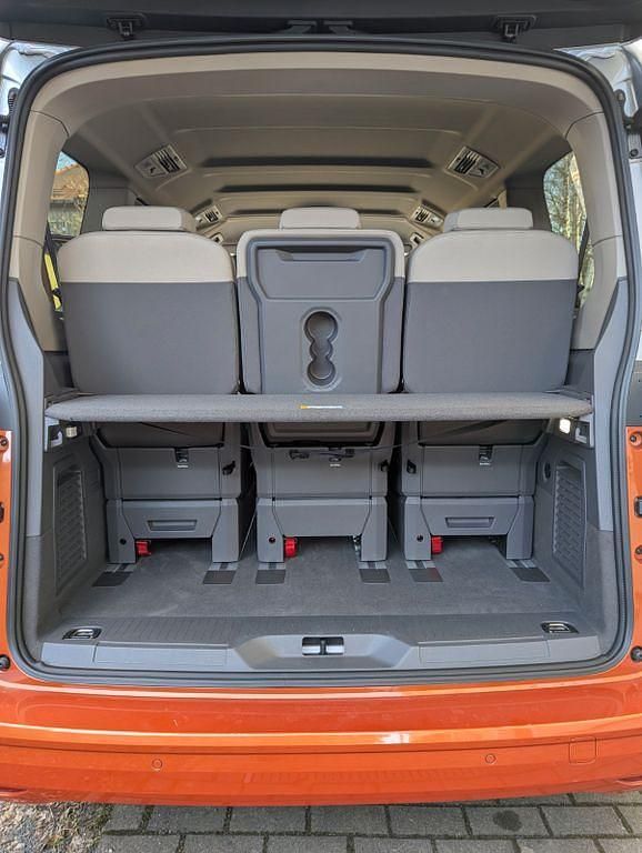 Gebraucht VW Multivan Life 204 PS (150 kW) 2025 Orange Van