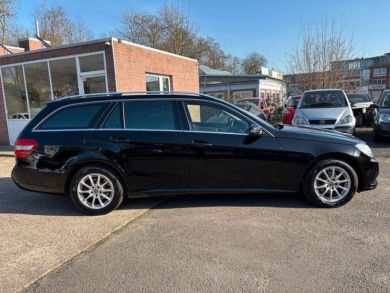 Gebraucht Mercedes E200 136 PS (100 kW) 2012 Schwarz Kombi
