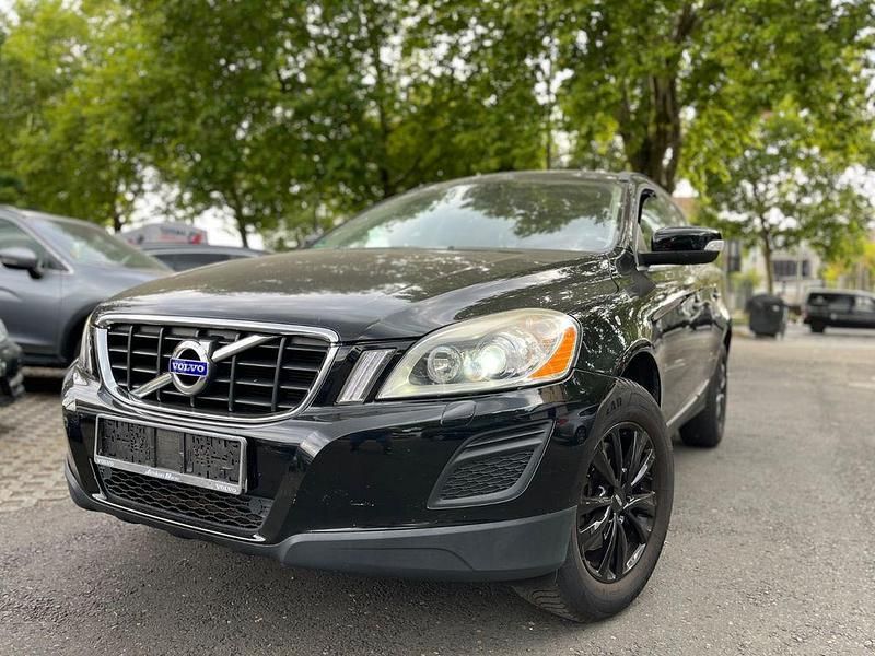 Schwarz Gebraucht 2011 Volvo XC60 Momentum SUV | 11.499 € (Fairer Preis) - Bild 1/4