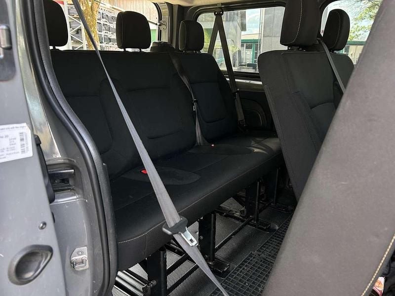 Gebraucht Renault Trafic Authentique 125 PS (91 kW) 2016 Grau Van / Kleinbus