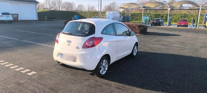 Gebraucht Ford Ka 69 PS (50 kW) 2015 Weiß Limousine