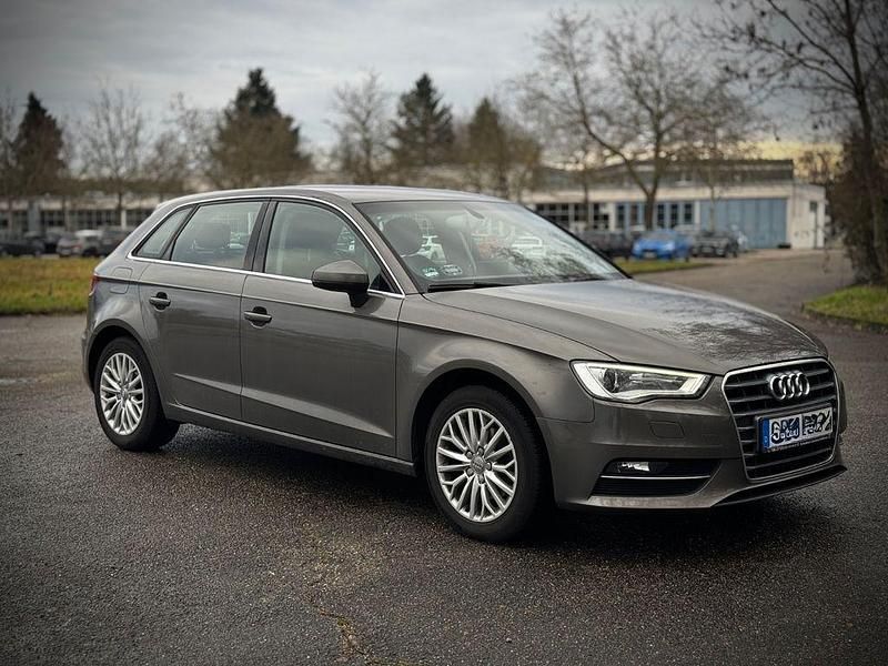 Gebraucht Audi A3 Ambiente 150 PS (110 kW) 2014 Andere farben Limousine