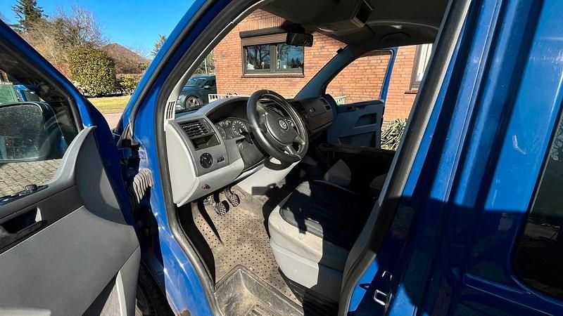 Gebraucht VW T5 102 PS (75 kW) 2008 Blau Van