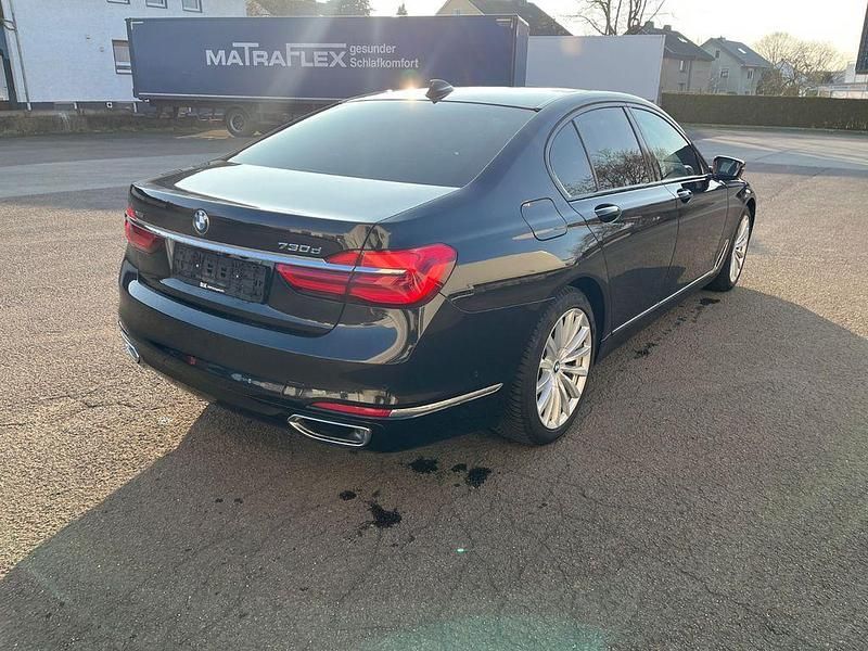 Gebraucht BMW 730 265 PS (194 kW) 2019 Schwarz Limousine