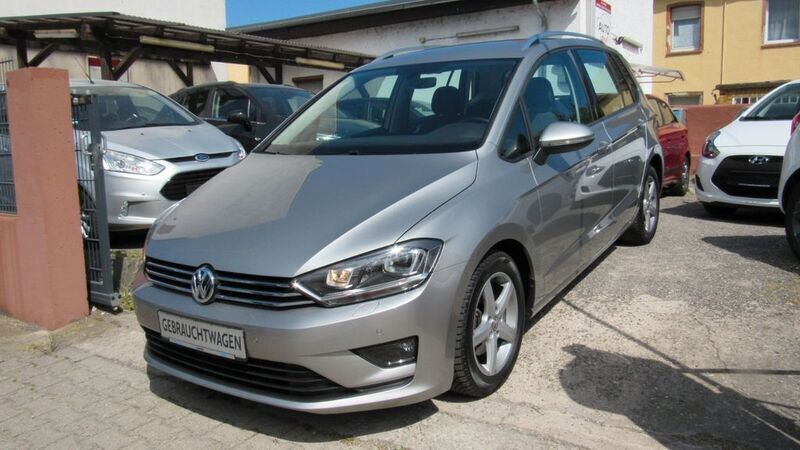 Grau Gebraucht 2017 VW Golf Sportsvan Highline Van / Kleinbus | 16.400 € (Fairer Preis) - Bild 1/4