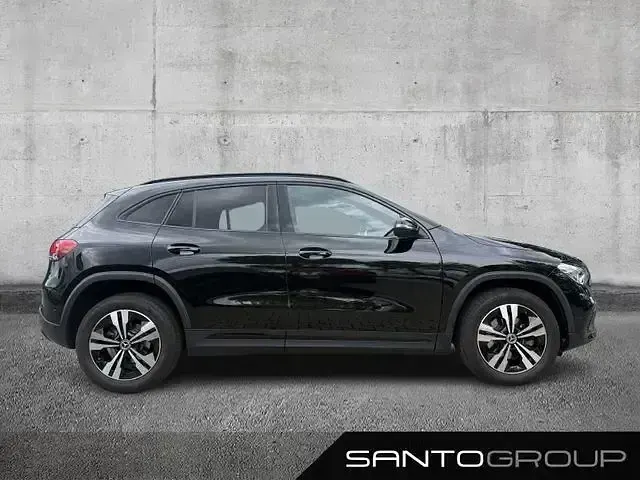 Gebraucht Mercedes GLA200 Progressive 163 PS (119 kW) 2020 Schwarz SUV
