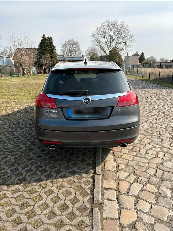 Gebraucht Opel Insignia 260 PS (191 kW) 2011 Grau Kombi