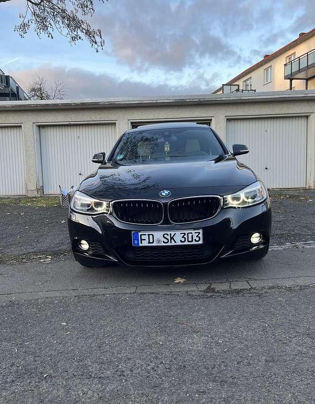 Gebraucht BMW 330 M Sport 258 PS (189 kW) 2015 Limousine