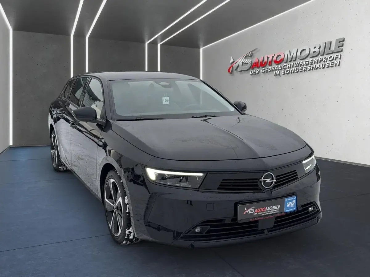 Gebraucht Opel Astra Enjoy 131 PS (96 kW) 2023 Schwarz Kleinwagen