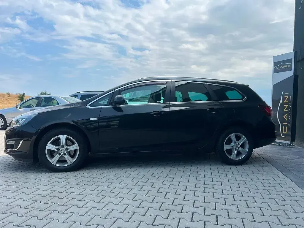 Gebraucht Opel Astra Exklusiv 170 PS (125 kW) 2015 Schwarz Kombi