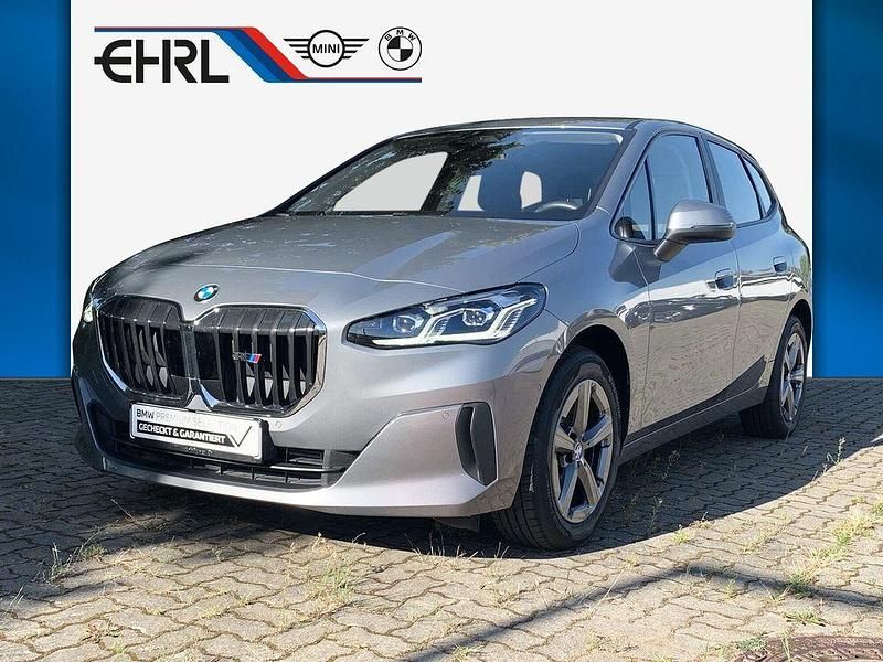 Grau Gebraucht 2024 BMW 218 Performance Van / Kleinbus | 31.840 € (Teuer) - Bild 1/4