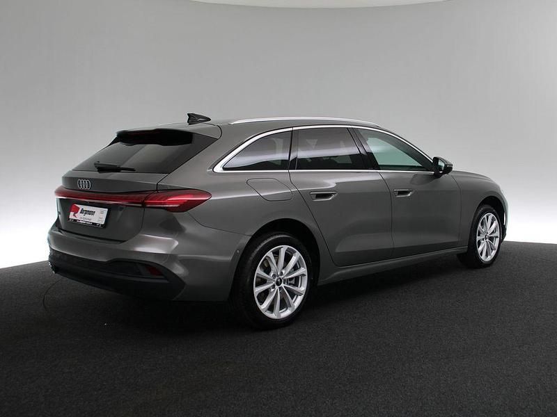 Gebraucht Audi A5 Comfort 204 PS (150 kW) 2024 Grau / chronosgrau Coupé