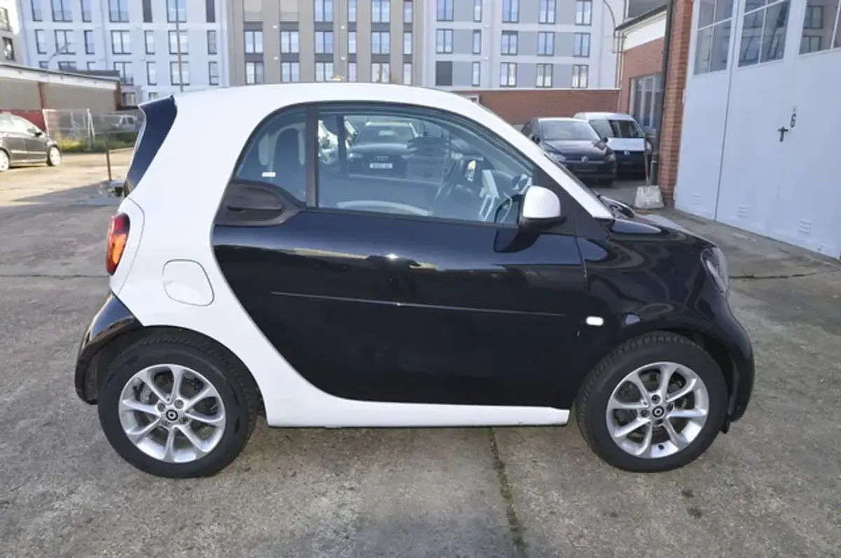 Gebraucht Smart ForTwo Coupé Passion 71 PS (52 kW) 2015 Schwarz Coupé