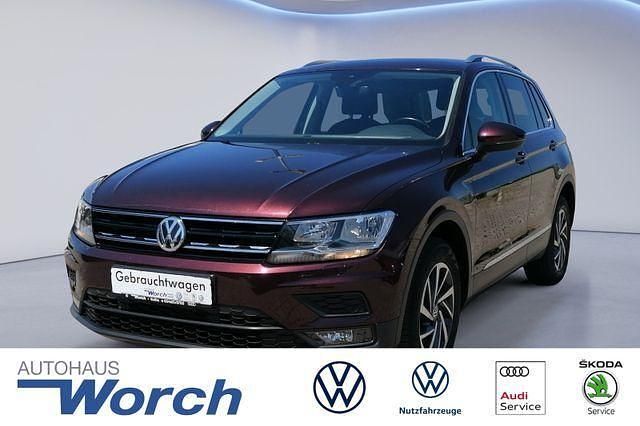 Crimson red metallic Gebraucht 2017 VW Tiguan Sound SUV | 21.889 € (Guter Preis) - Bild 1/4