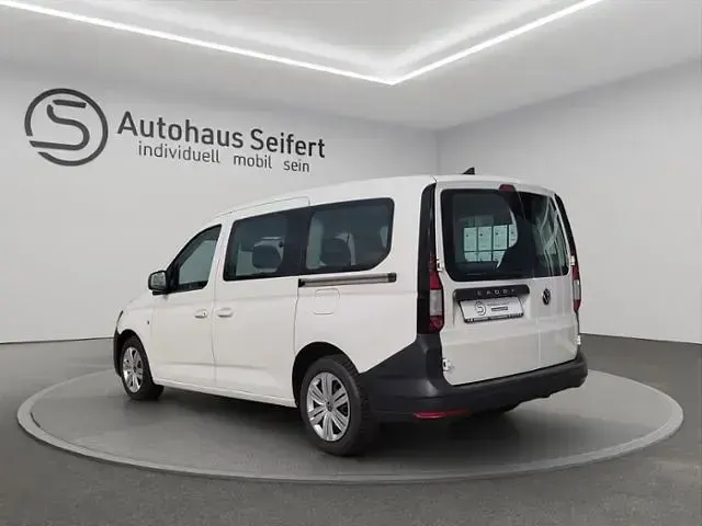 Gebraucht VW Caddy Basis 122 PS (89 kW) 2023 Weiß Van / Kleinbus