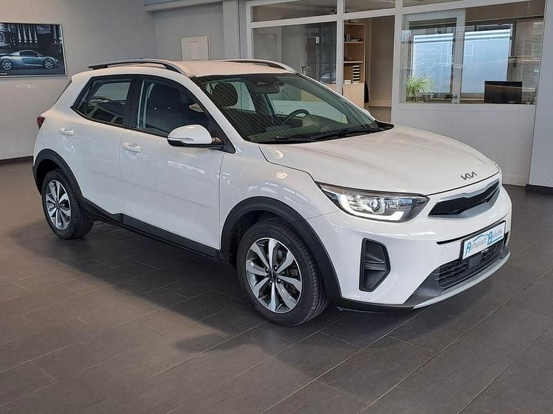 Weiß Gebraucht 2022 Kia Stonic SUV | 16.950 € (Guter Preis) - Bild 1/4