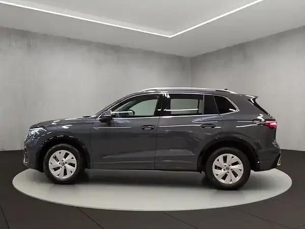 Neu VW Tiguan 150 PS (110 kW) 2026 Delfingrau metallic SUV