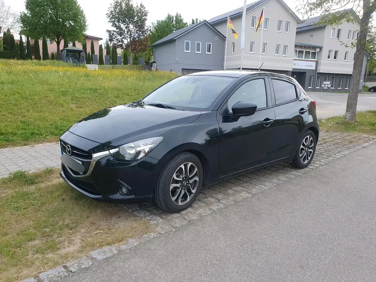 Usata Mazda 2 90 CV (66 kW) 2015 Nero Berlina