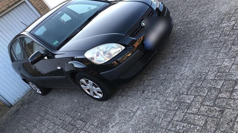 Schwarz Gebraucht 2008 Kia Rio Kleinwagen | 1.200 € (Guter Preis) - Bild 1/4