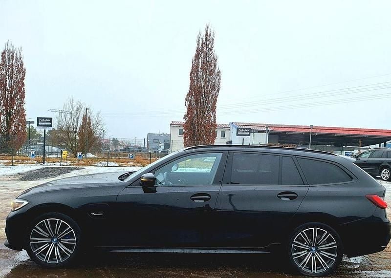 Gebraucht BMW 330e M Sport 292 PS (214 kW) 2021 Schwarz Limousine