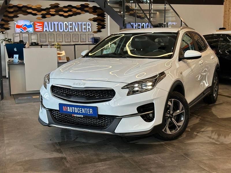 Weiß Gebraucht 2022 Kia XCeed Edition 7 SUV | 17.490 € (Guter Preis) - Bild 1/4