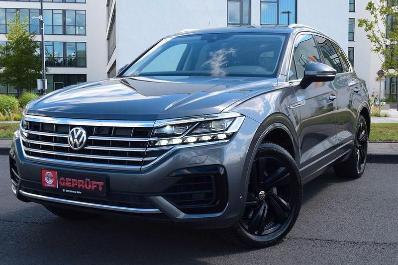Grau Gebraucht 2020 VW Touareg R-line SUV | 38.999 € (Fairer Preis) - Bild 1/4