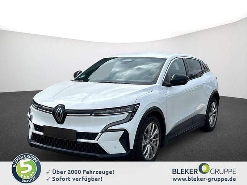 Weiß Gebraucht 2023 Renault Mégane Techno Limousine | 25.490 € (Guter Preis) - Bild 1/4