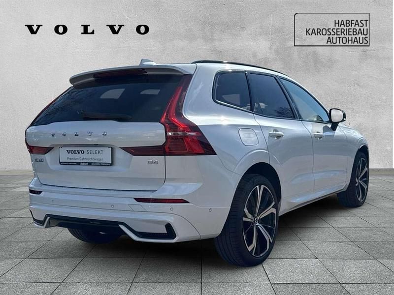 Gebraucht Volvo XC60 Plus 197 PS (144 kW) 2023 Crystal white / metallic SUV