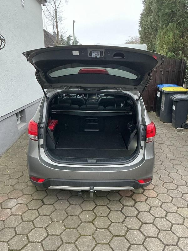 Gebraucht Kia Carens 141 PS (103 kW) 2018 Grau Van / Kleinbus