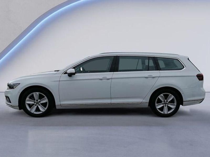 Gebraucht VW Passat Elegance 200 PS (147 kW) 2024 Blanco nevada Kombi