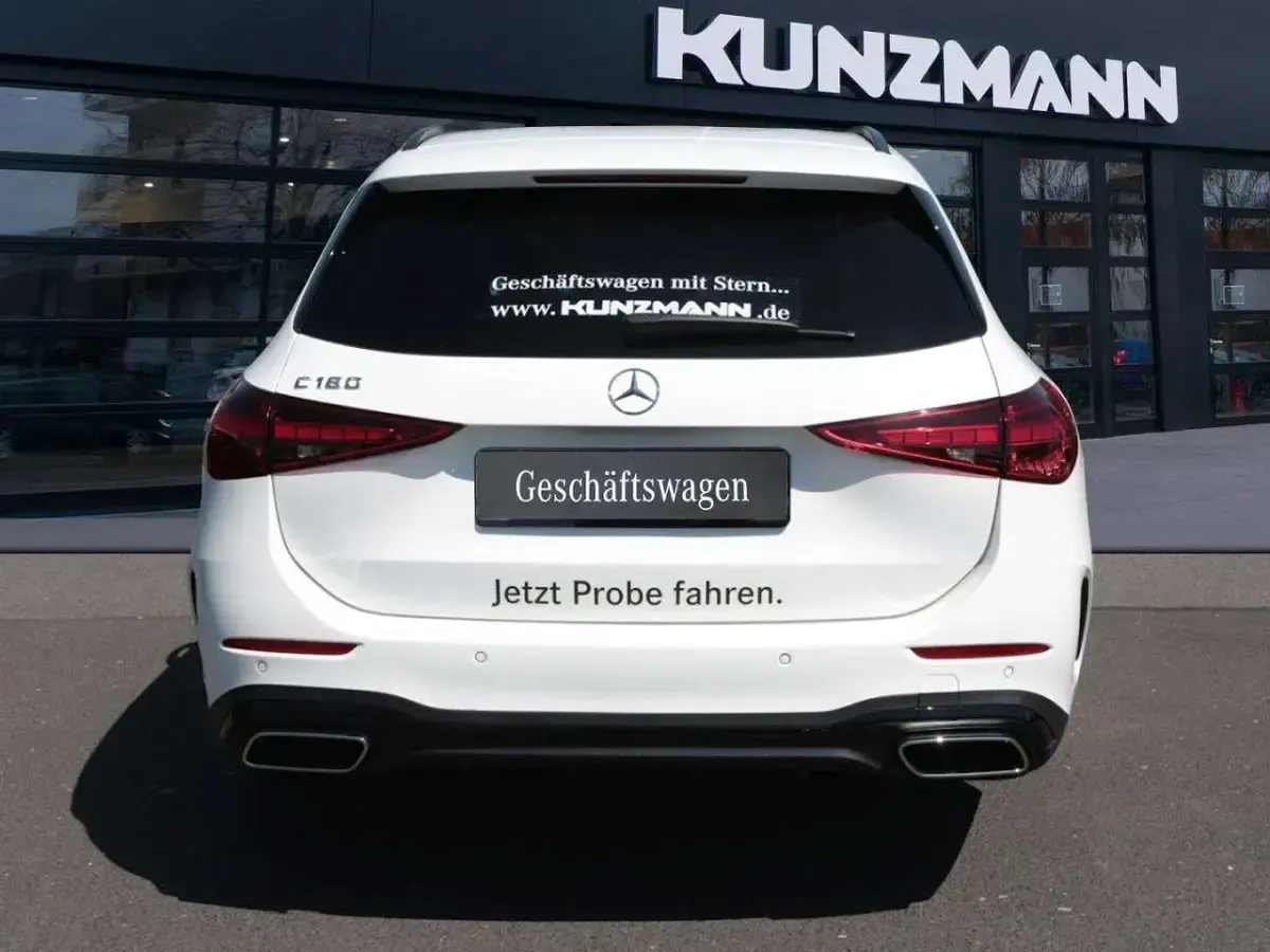 Gebraucht Mercedes C180 AMG 170 PS (125 kW) 2026 Weiß Kombi