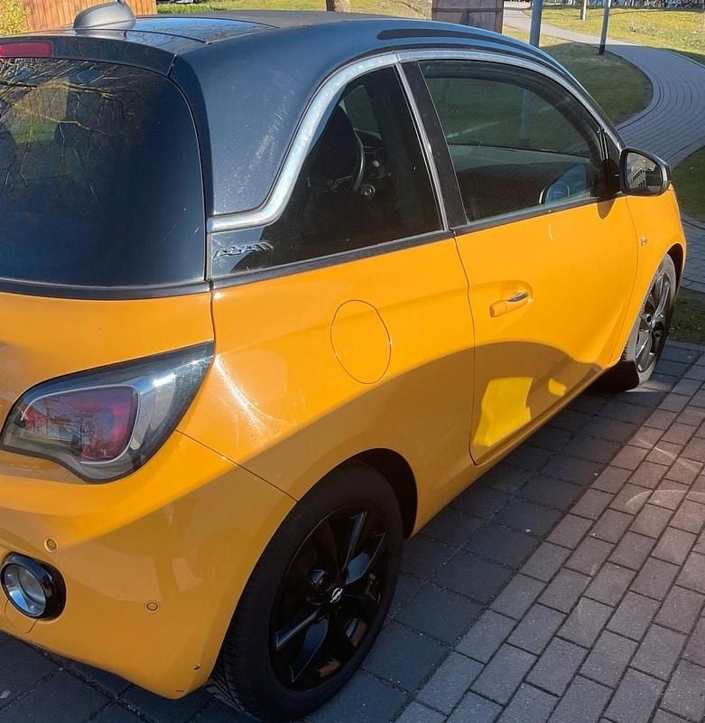 Usado Opel Adam 87 HP (63 kW) 2017 Amarelo Citadino