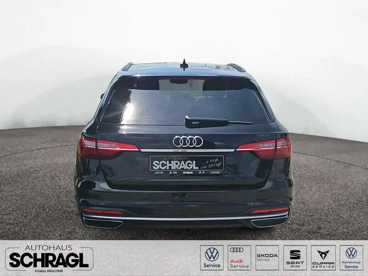 Gebraucht Audi A4 Advanced 204 PS (150 kW) 2023 Mythosschwarz metallic Kombi
