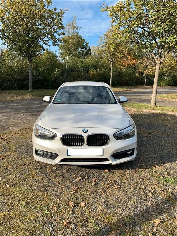 Gebraucht BMW 116 Advantage 116 PS (85 kW) 2016 Weiß Kleinwagen
