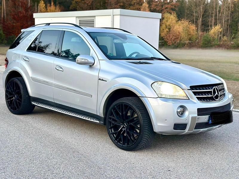 Silber Gebraucht 2007 Mercedes ML63 AMG AMG SUV | 13.400 € - Bild 1/4