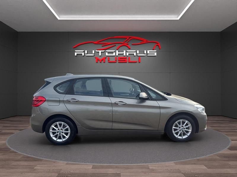 Gebraucht BMW 216 Active Tourer Basis 115 PS (84 kW) 2015 Grau Van / Kleinbus